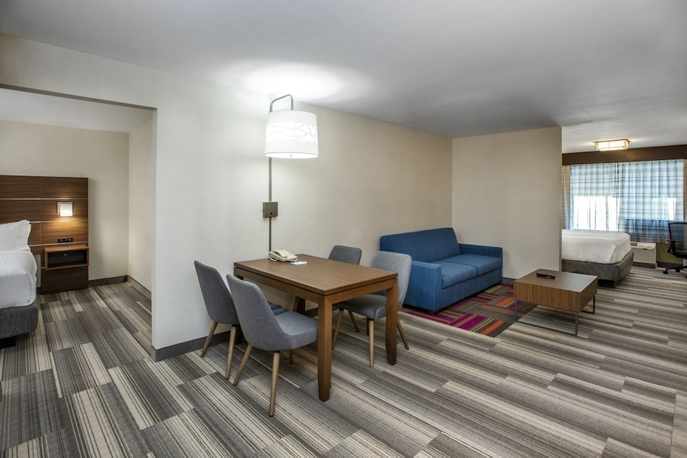 Holiday Inn Express Hotel Suites Medicine Hat Transcanada Hwy 48/75