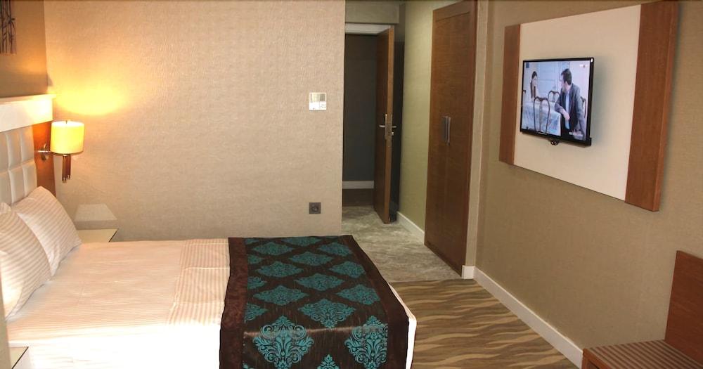 Grand Aras Hotel 7/17