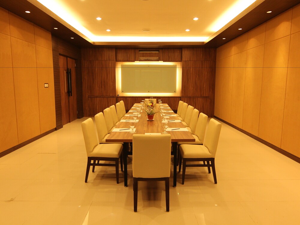 Zuri Resort Cipanas 12/24