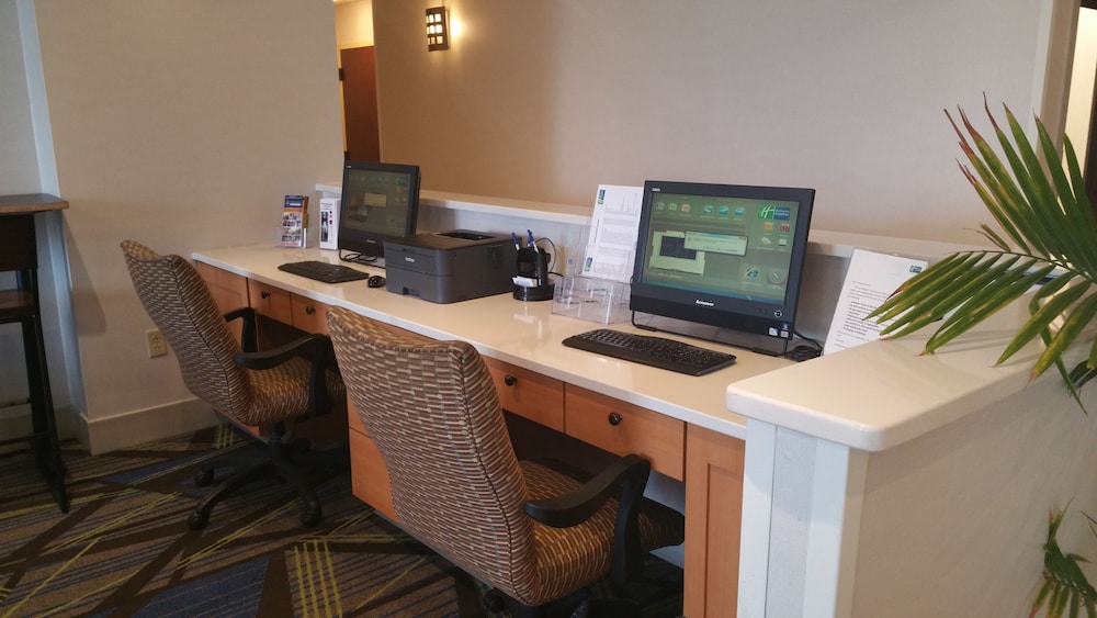 Holiday Inn Express Harrisburg East 63/71
