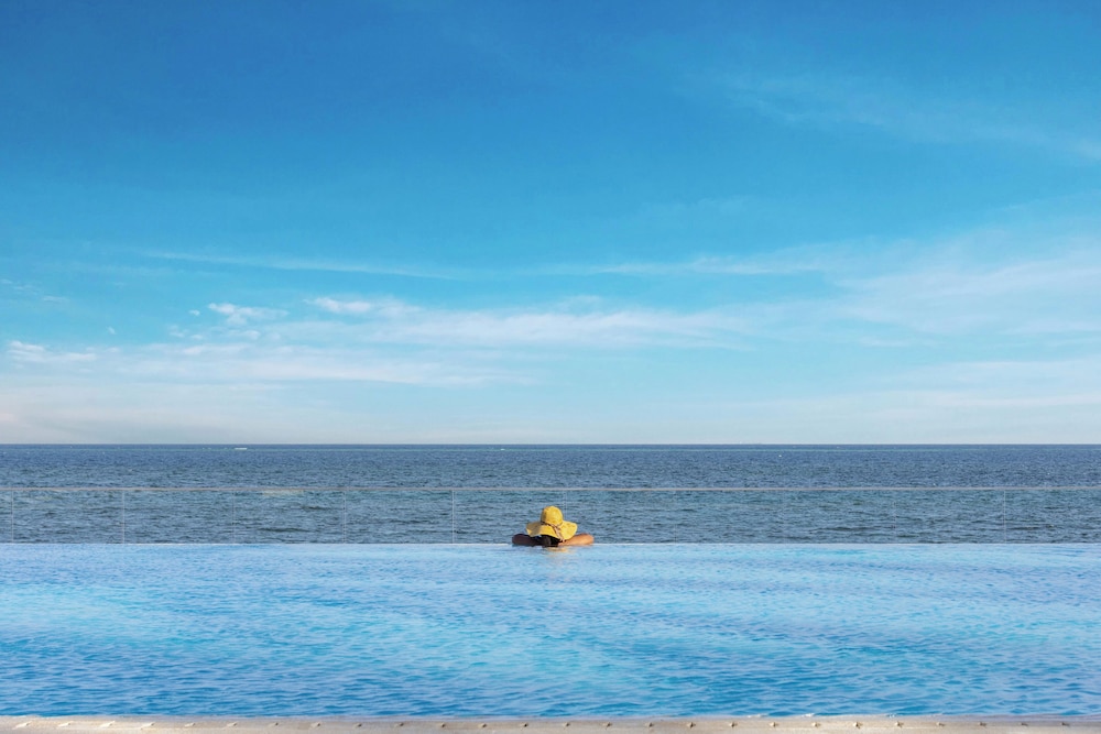 Bamburi Beach Hotel 68/74