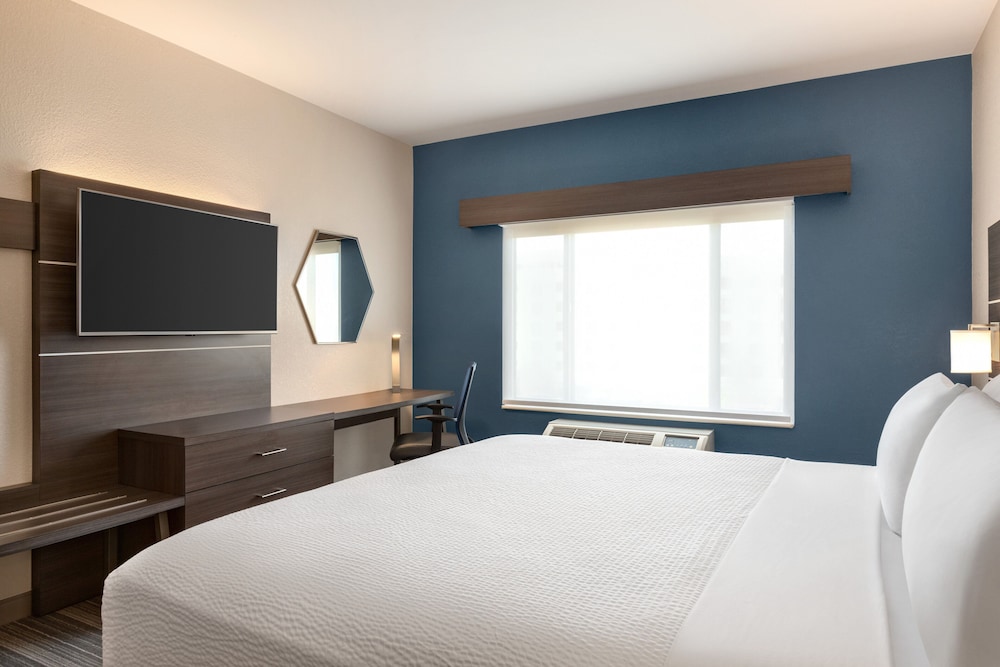 Holiday Inn Express Hotel Suites Denver Airport 12/34