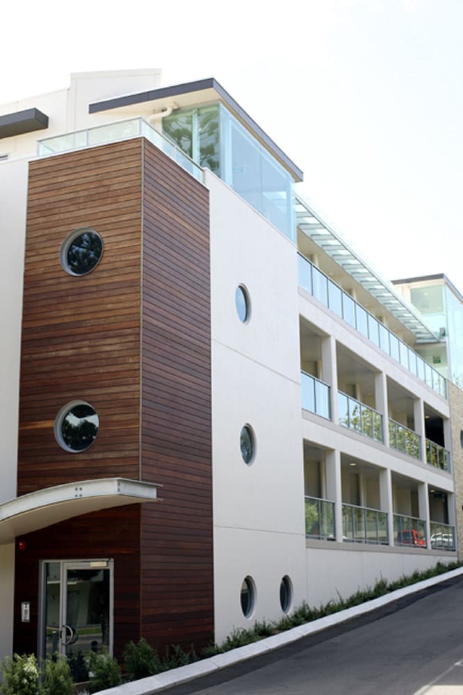 The Waves Serviced Apartments 4/52