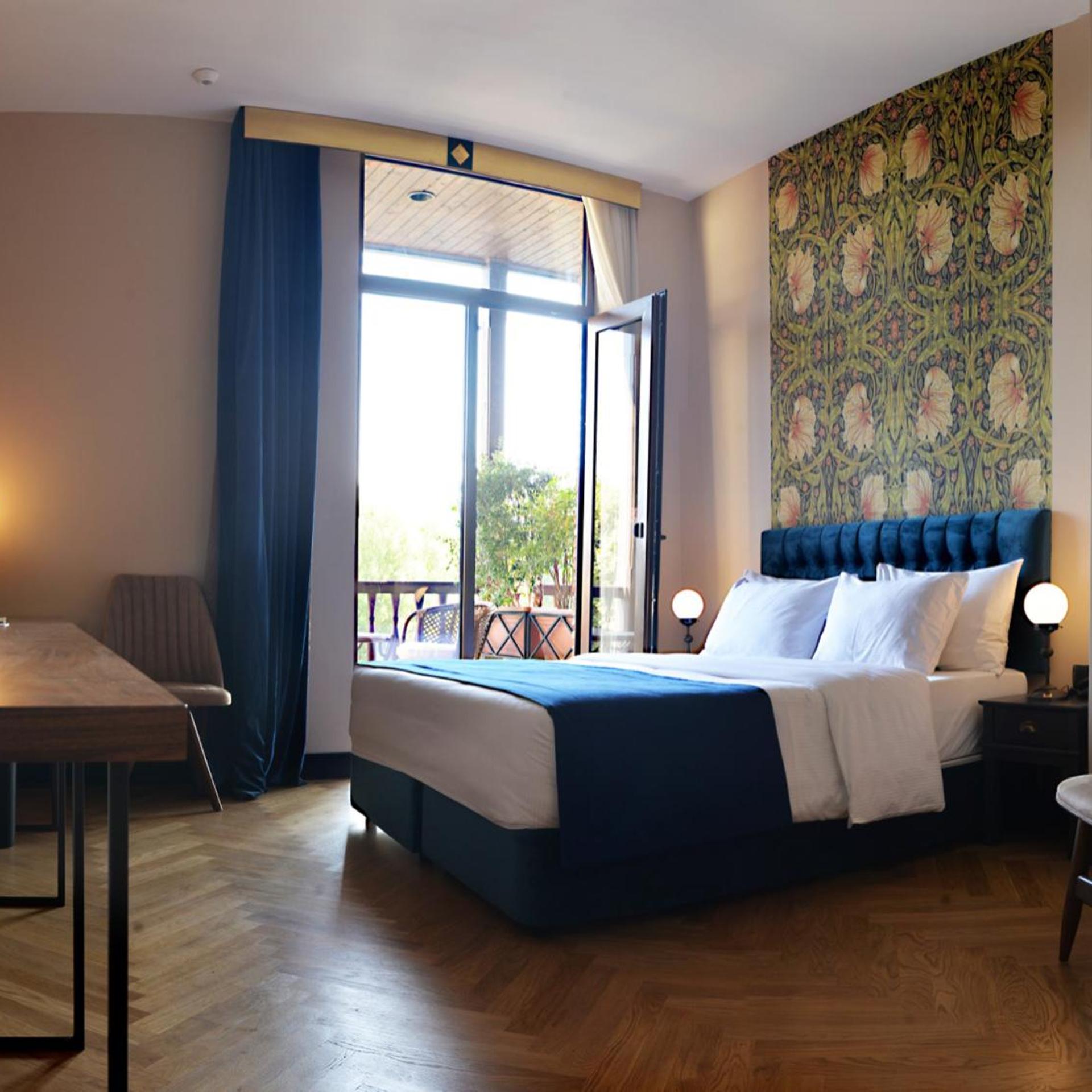 Madatovi, King Bed