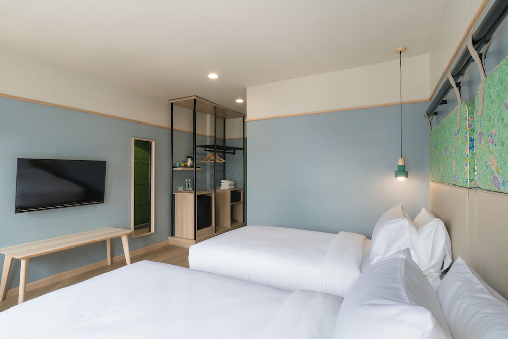 The Blanket Hotel 24/48