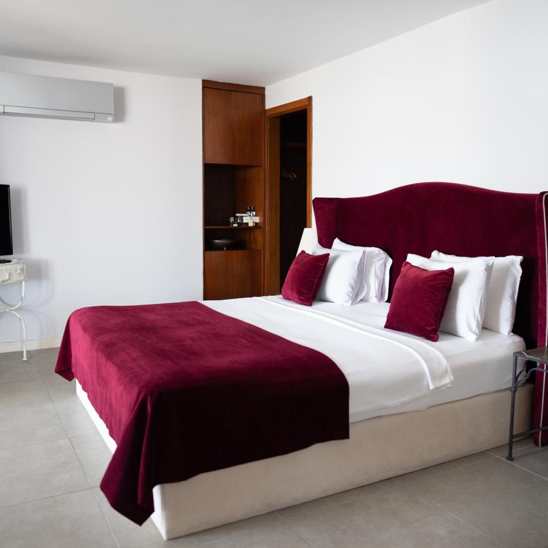 Suite, Bay View