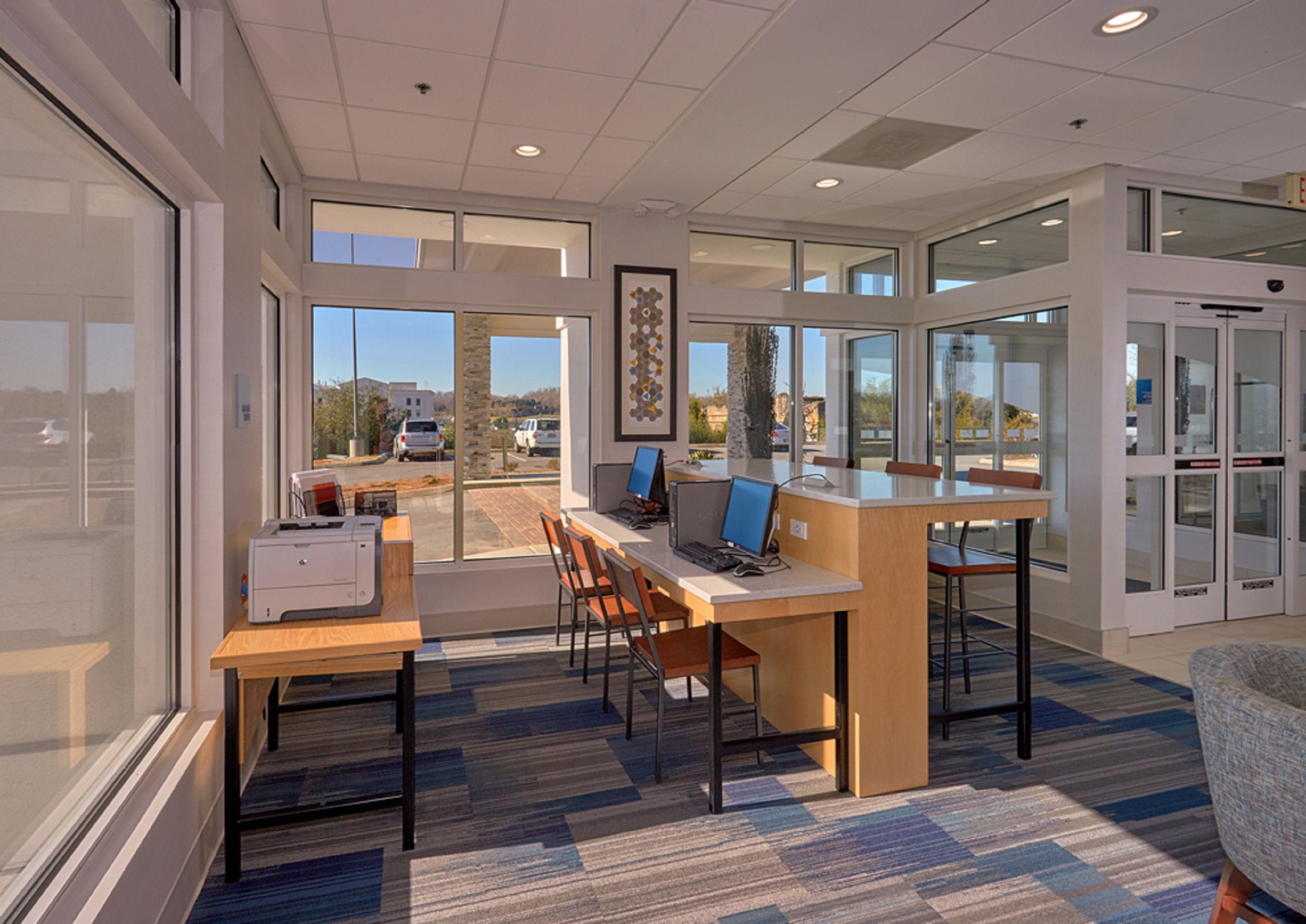 Holiday Inn Express And Suites Pigeon Forge Sevierville 35/49