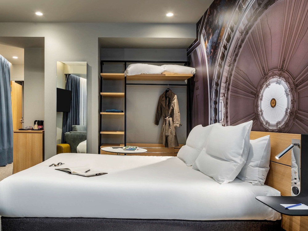 NOVOTEL BELLEVILLE PARIS 20 10/69