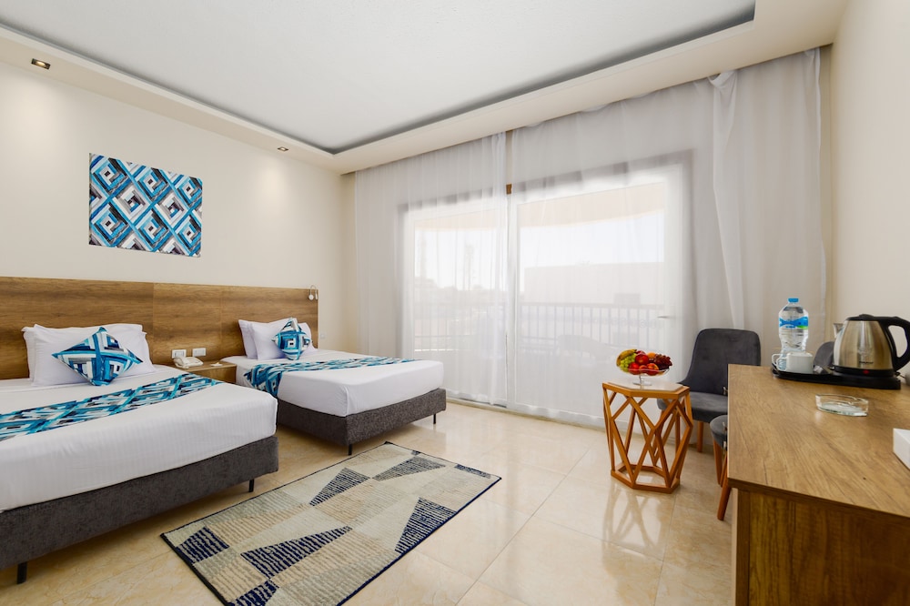Seagull Beach Resort - Families and Couples Only 18/50