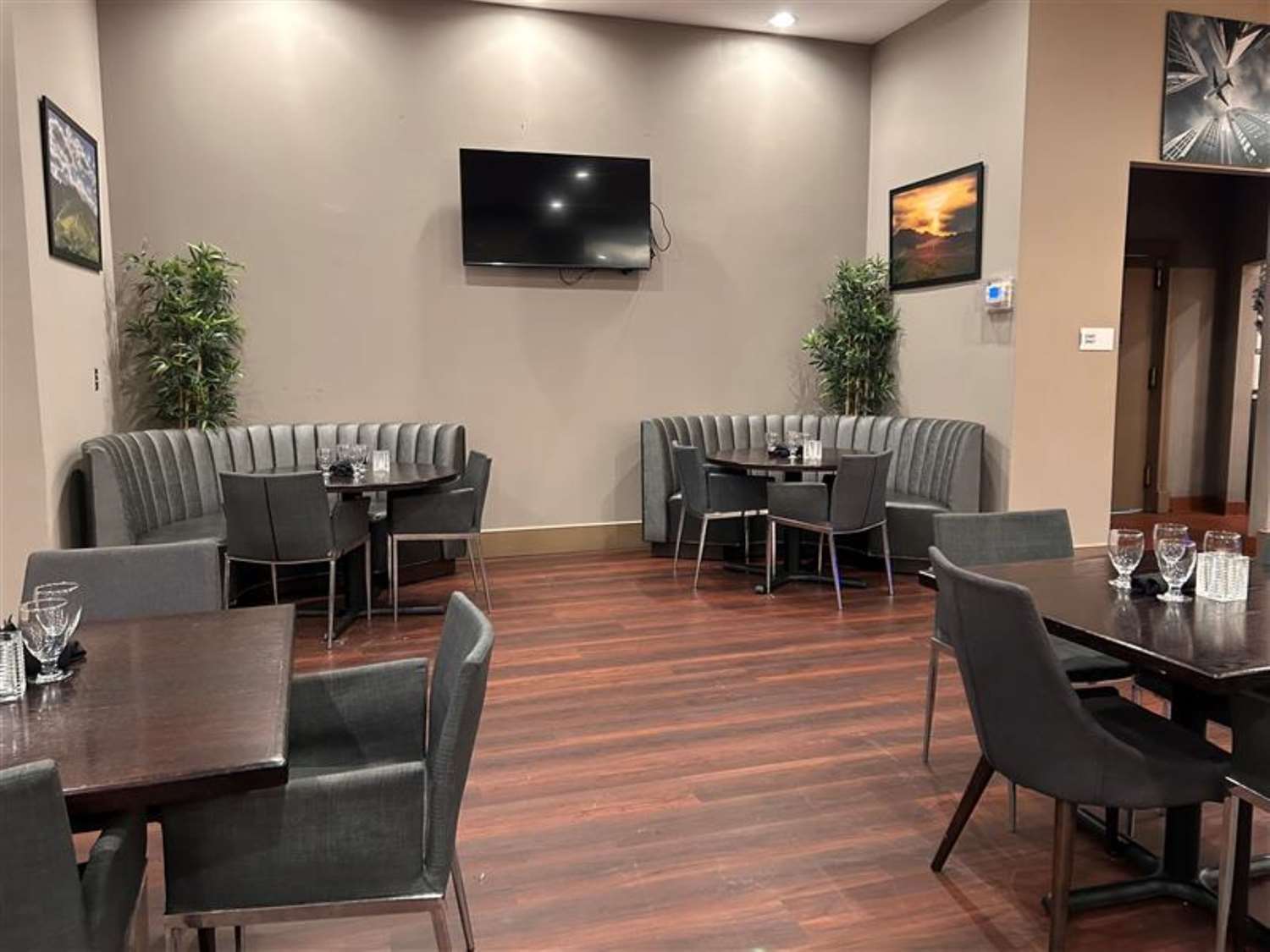 Skyline Hotel Detroit Airport, SureStay Collection by BW 19/21