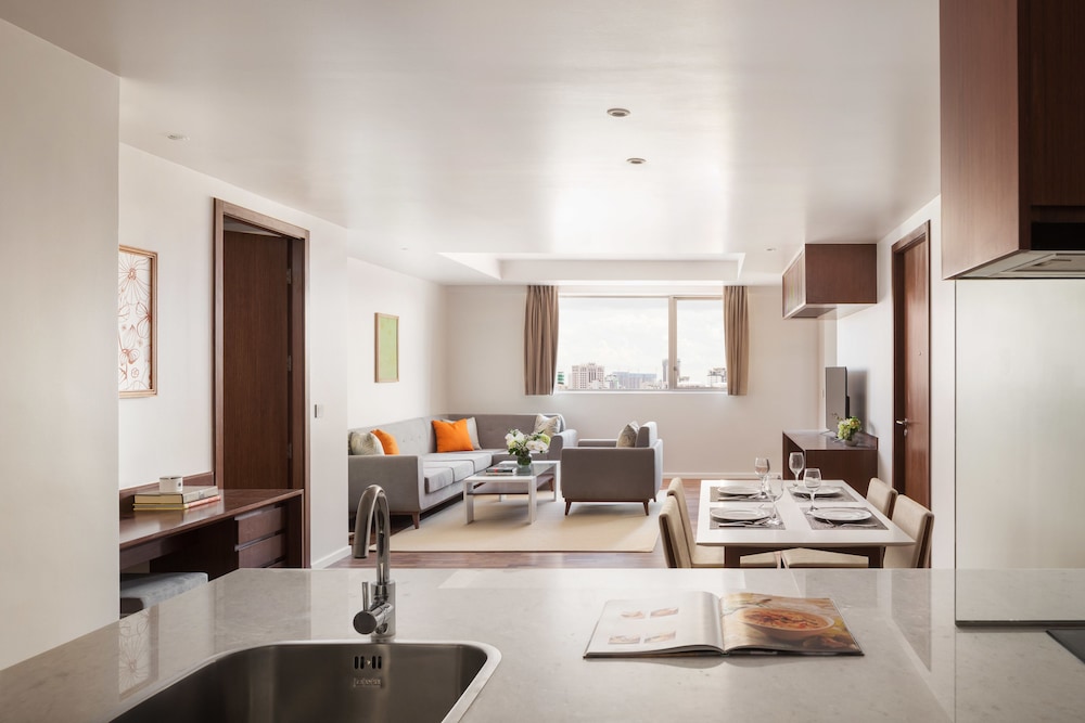 Hotel Emion Phnom Penh 40/65