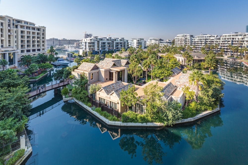 Lawhill Luxury Apartments 69/73