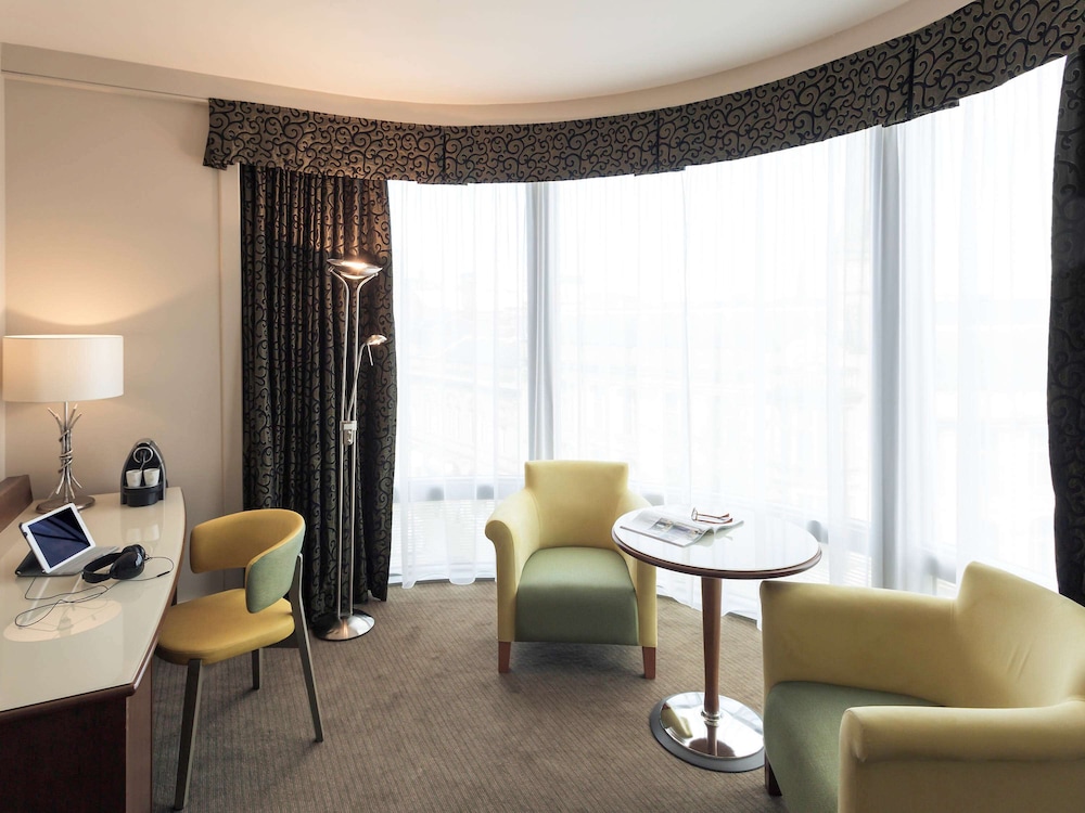 Mercure Sheffield St Paul's Hotel & Spa 48/77