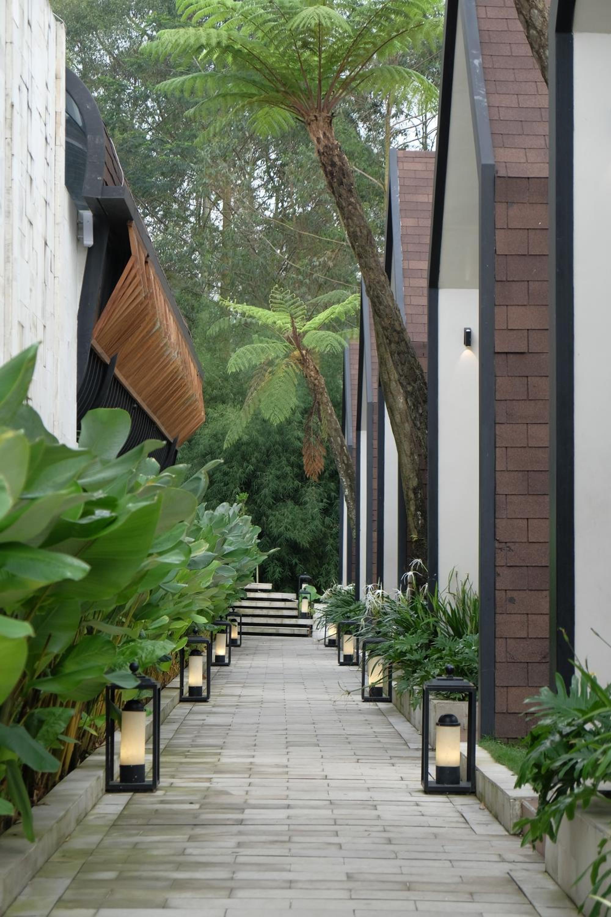 Sunsetfalls Gardens and Resort 45/50