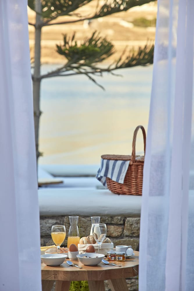 Mykonos Waves Beach House Suites 16/44