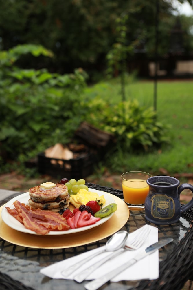 Woodstock Inn B&B 34/50