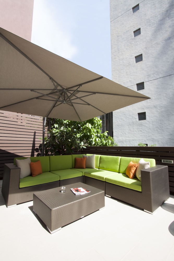 Ying nFlo, Hong Kong, Wan Chai 48/58
