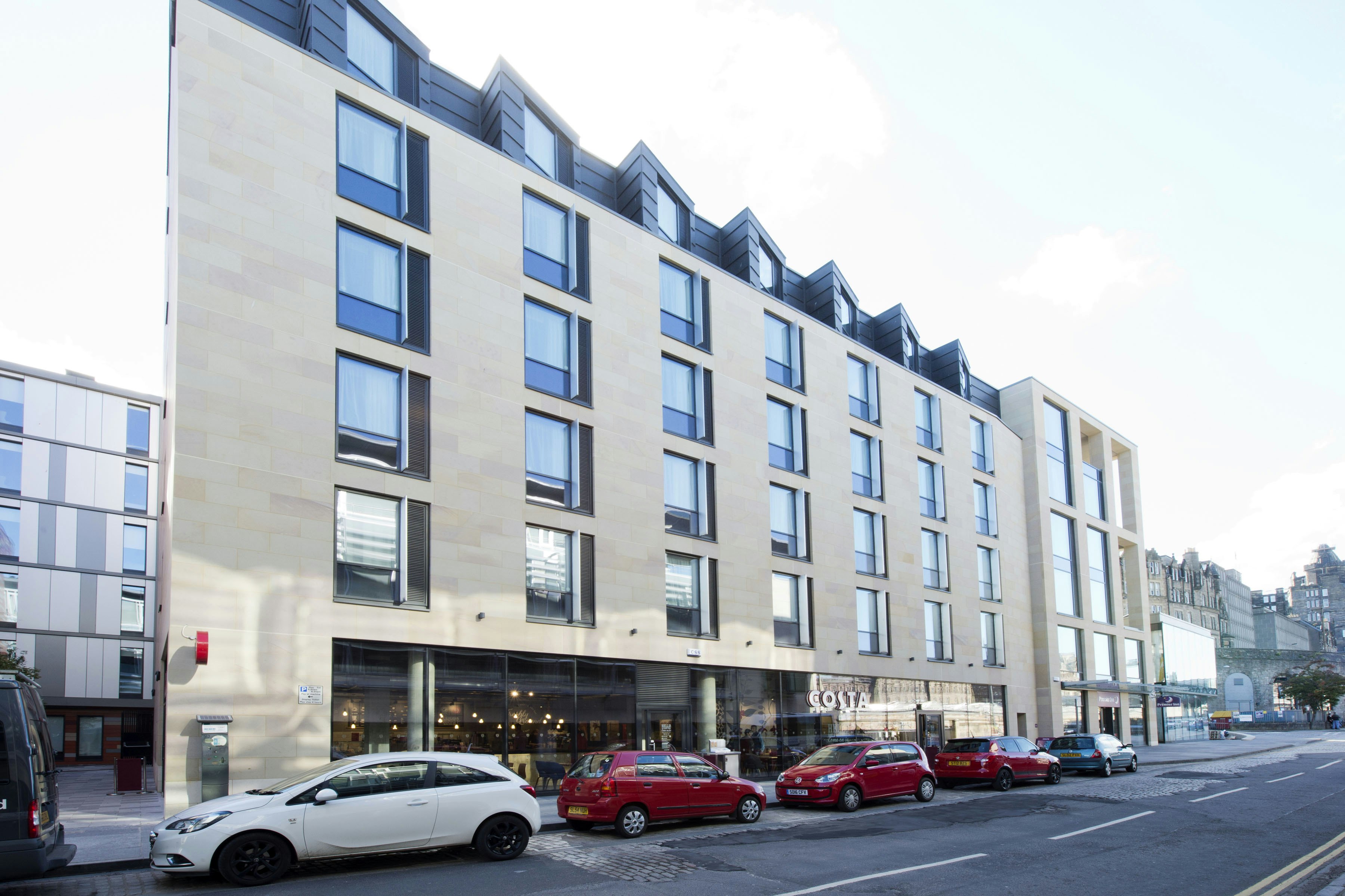 Premier Inn Edinburgh City Centre Royal Mile 33/37