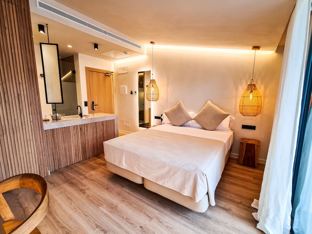 S'estancia Suites 11/31