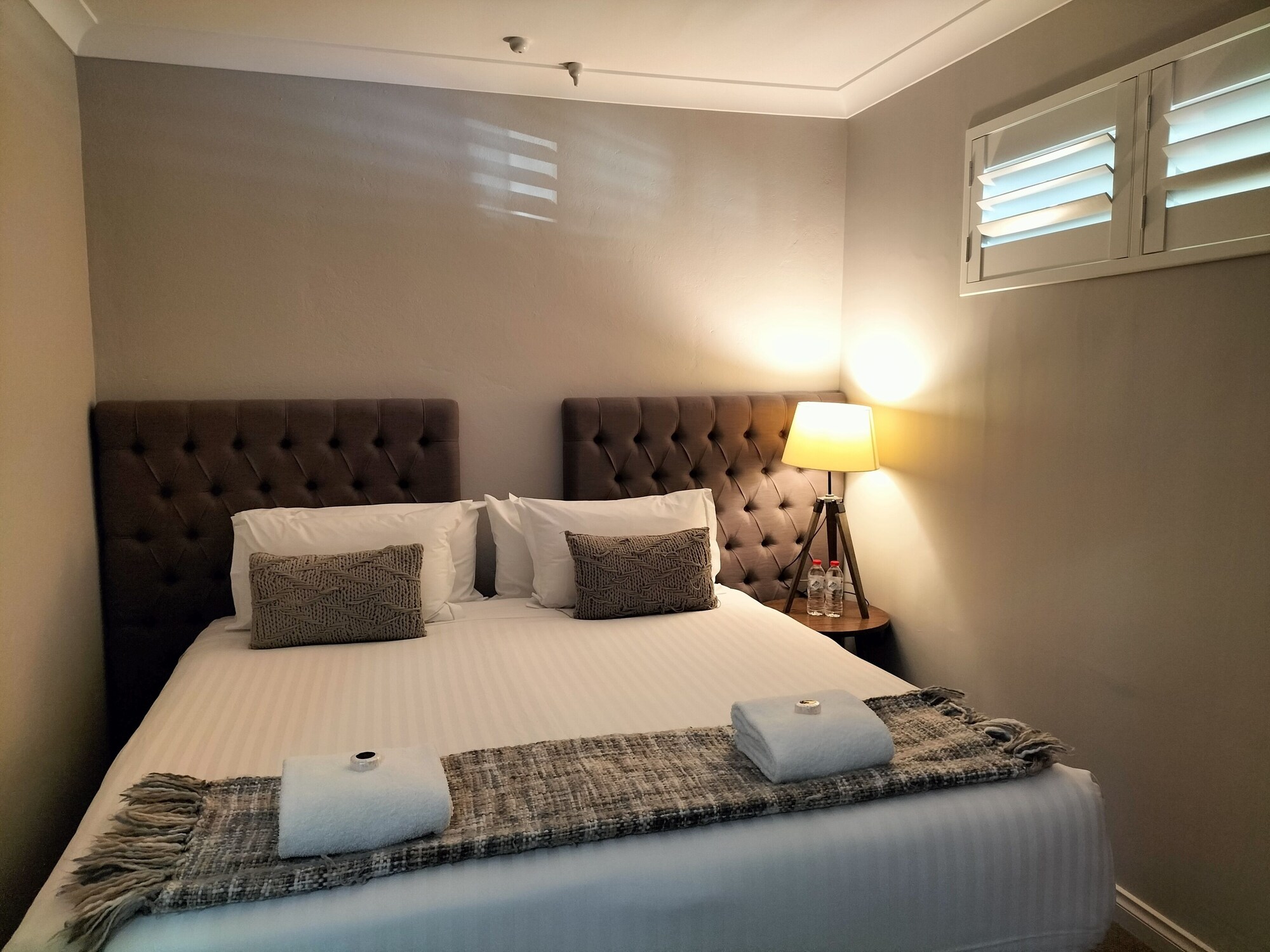 2 Bedrooms, Suite, King and Twin Beds