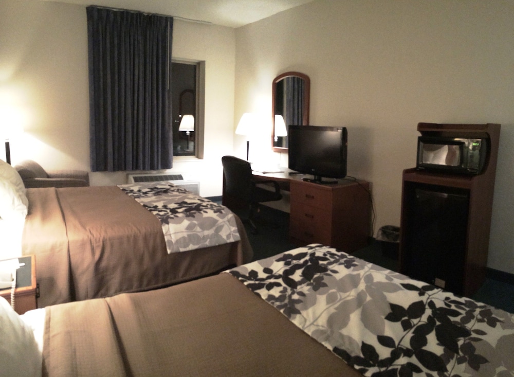 Sleep Inn & Suites Danville Hwy 58 10/35