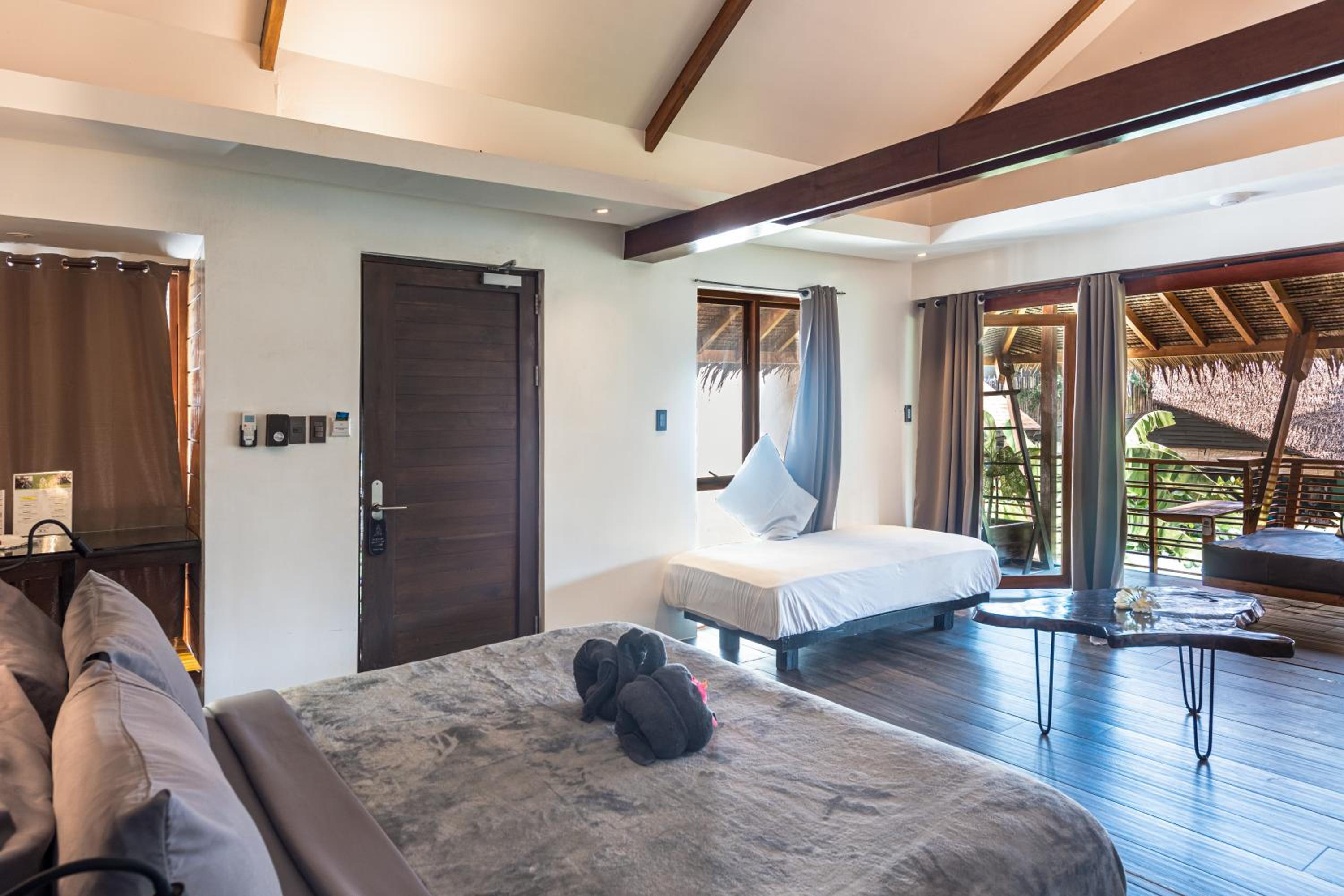 Island, Villa, King Bed, 2 Sofa