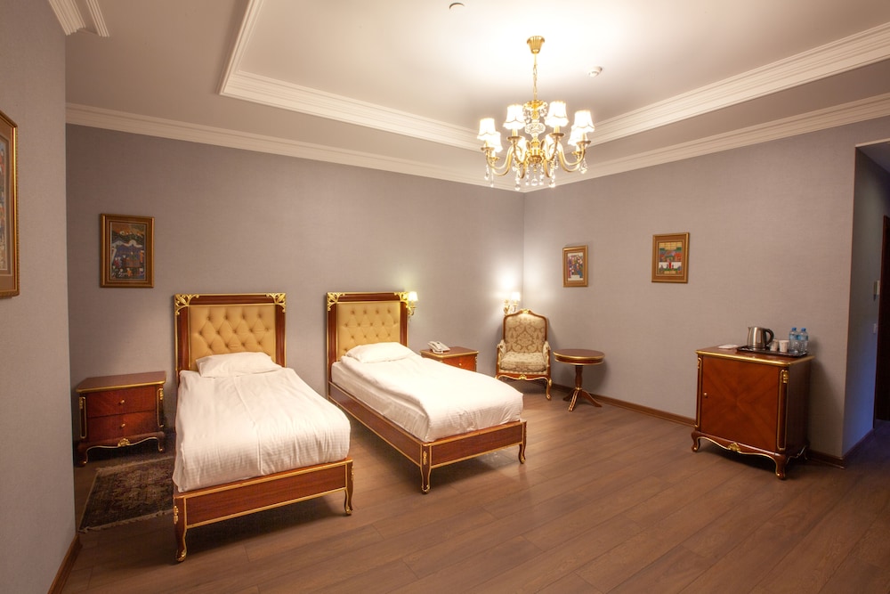 Shah Palace Hotel 42/77
