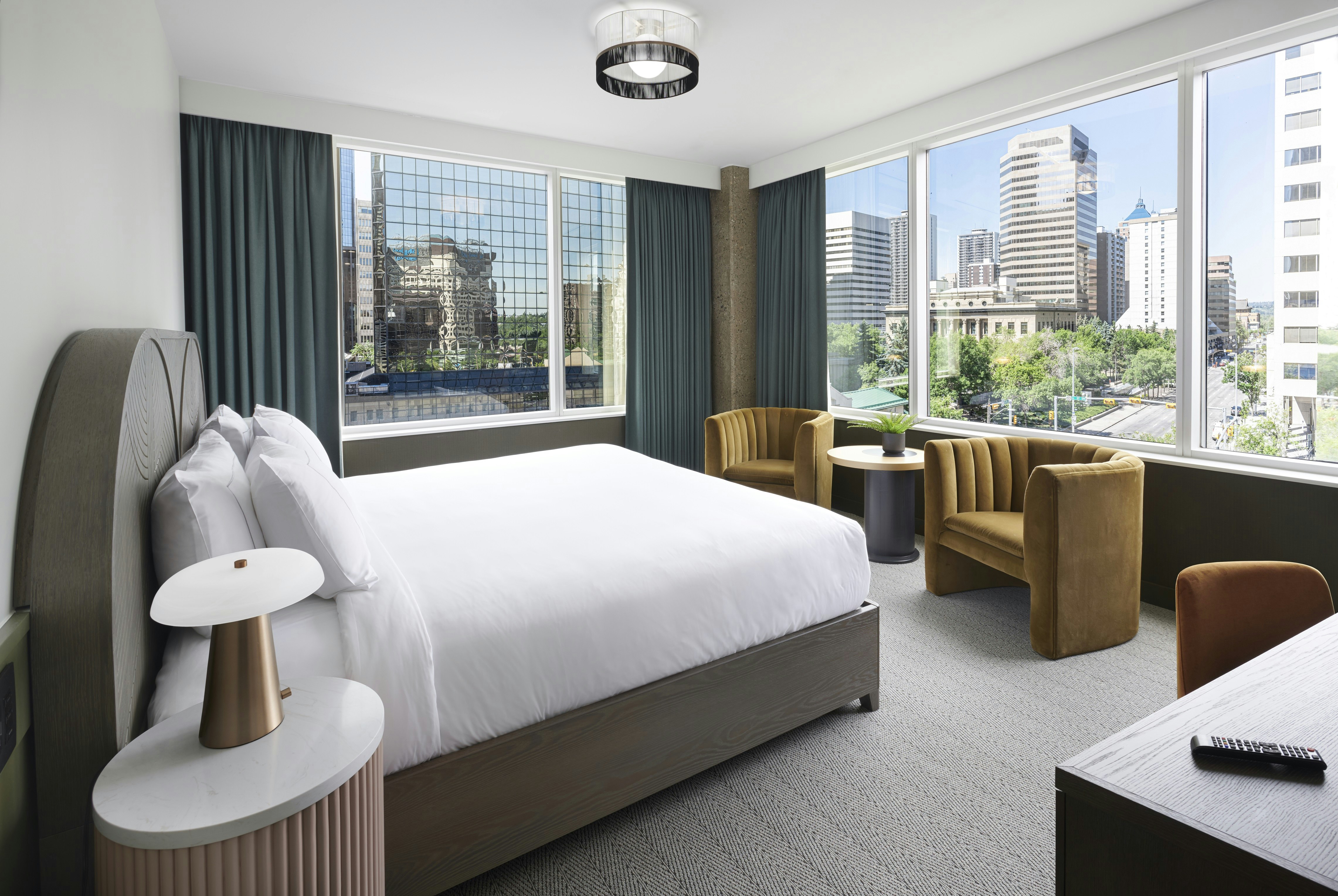 غرفة ركنية بسرير كينج، The Westley Calgary Downtown, Tapestry Collection by Hilton 3/5