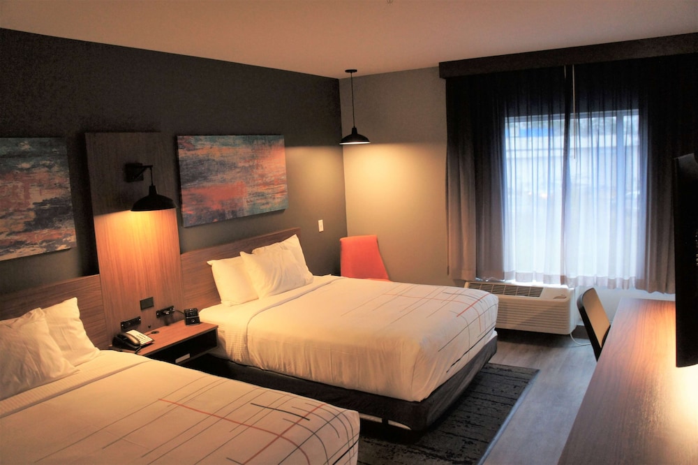 La Quinta Inn Suites By Wyndham Oxford 15/47