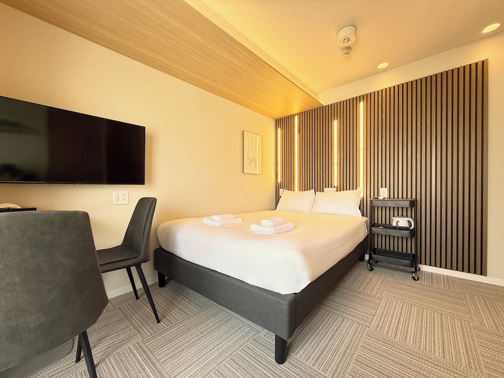 SUPERIOR, DOUBLE BED
