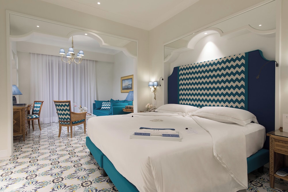 PLUS, CLASSIC, DOUBLE OR TWIN BED, CITY VIEW, BALCONY