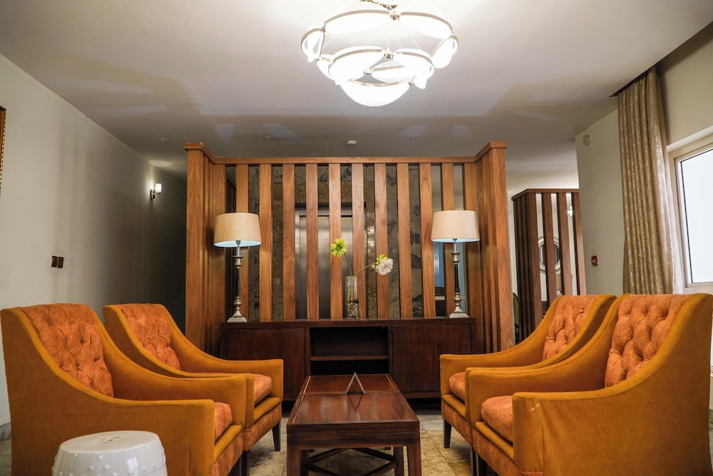 Grand Towers Hotel 32/50