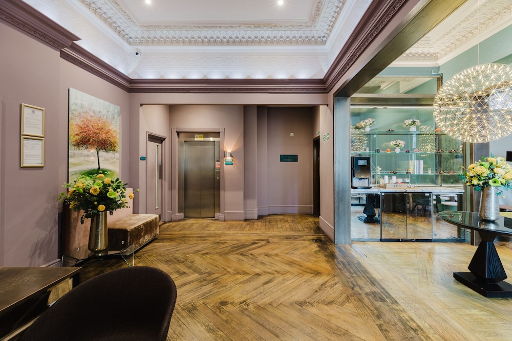 Signature Townhouse Hyde Park 7/62