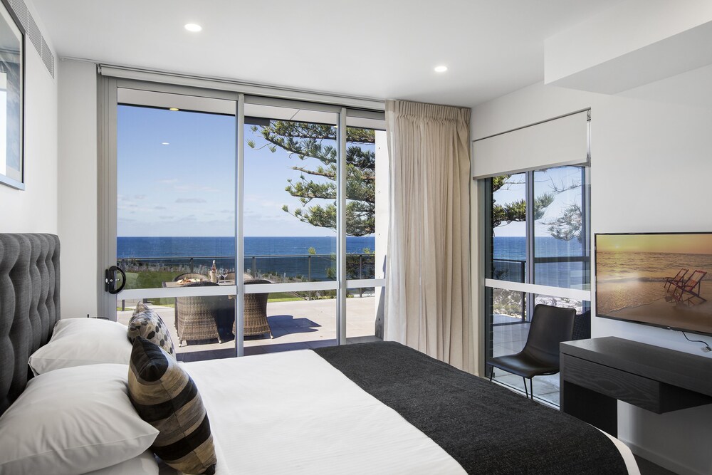 Headlands Austinmer Beach 24/71