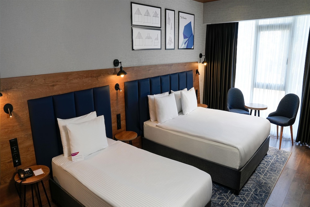 Junior Suite, Multiple Beds