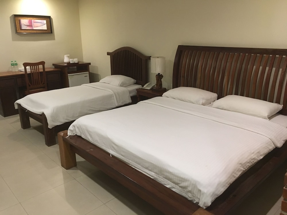 Mango Valley Hotel 1 11/67