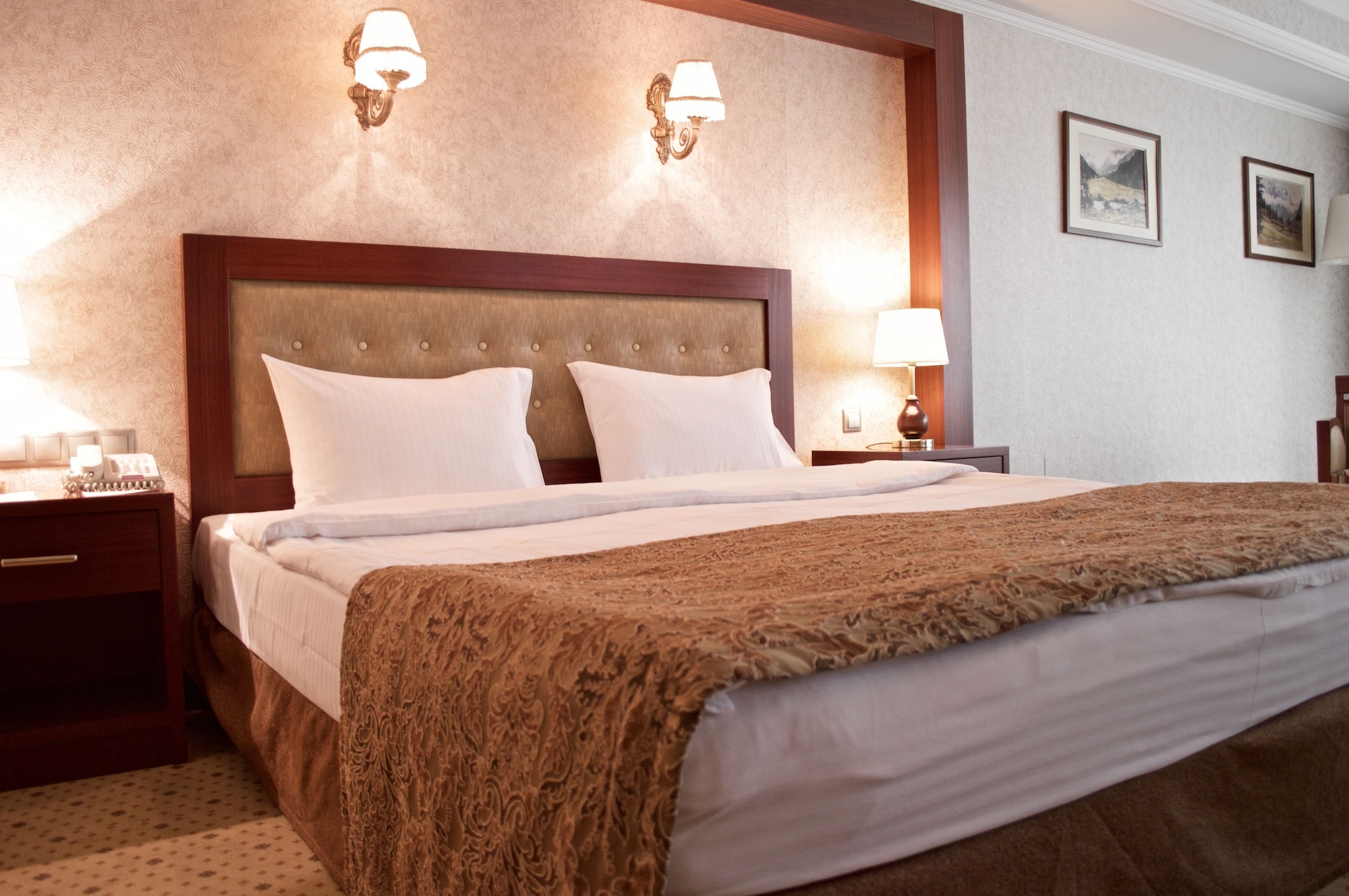 غرفة قياسية بسرير كينج بإطلالة على المدينة، Diplomat Hotel Business Center 2/8