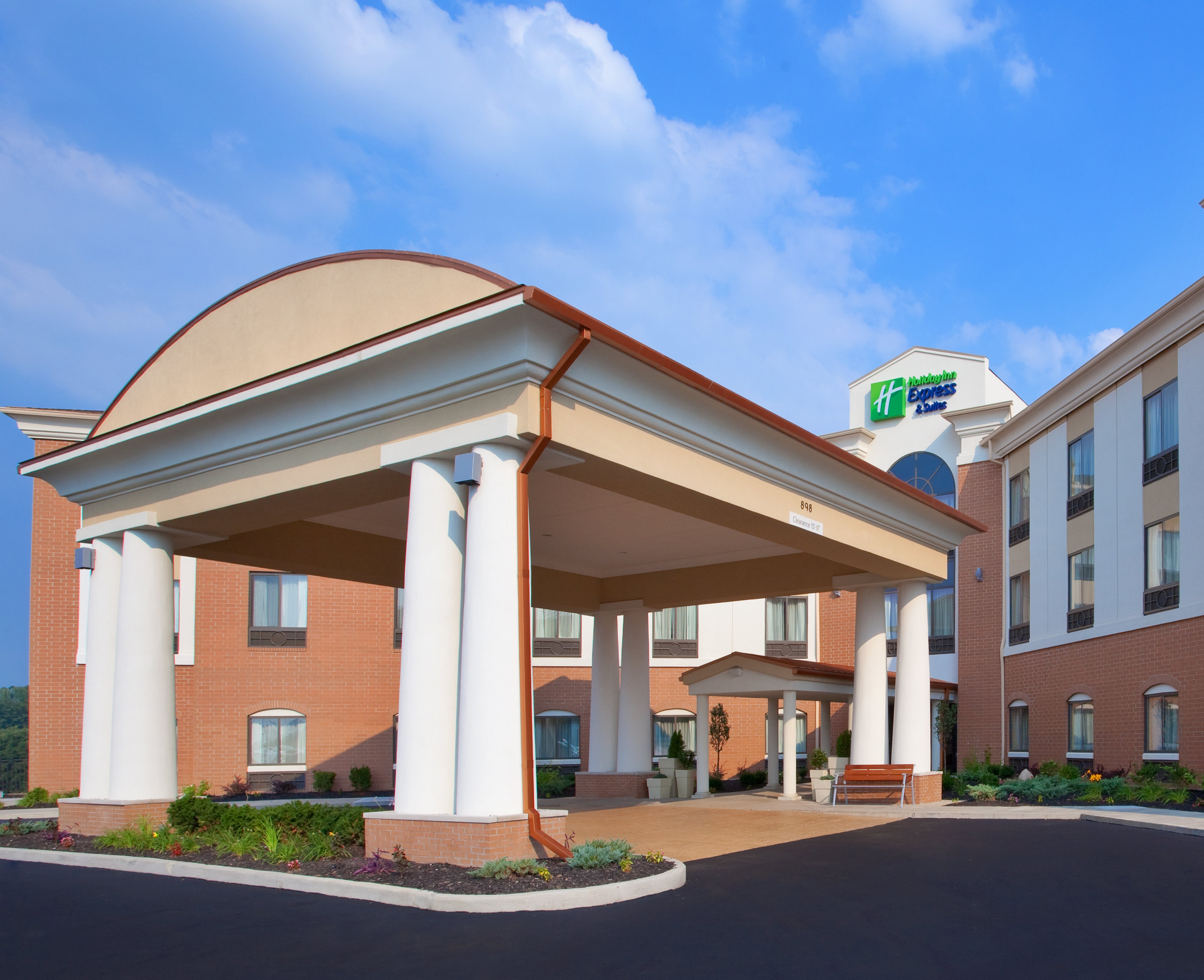 Holiday Inn Express Suites Akron Regional Airport Area 4/43