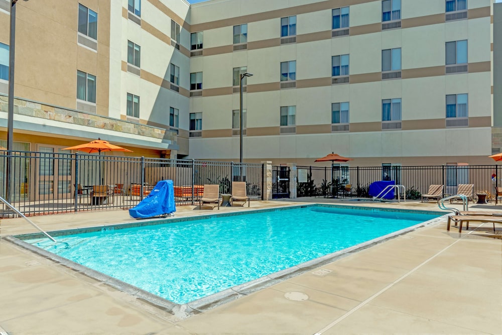 Hampton Inn Suites Riverside Corona East 5/66