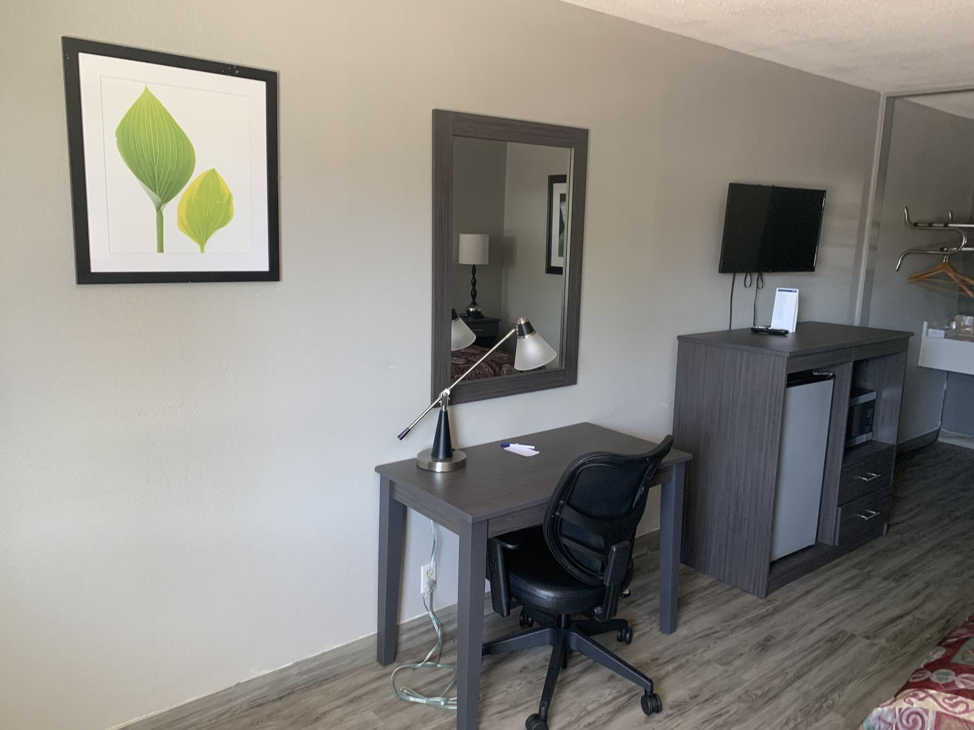 Executive Inn 26/41