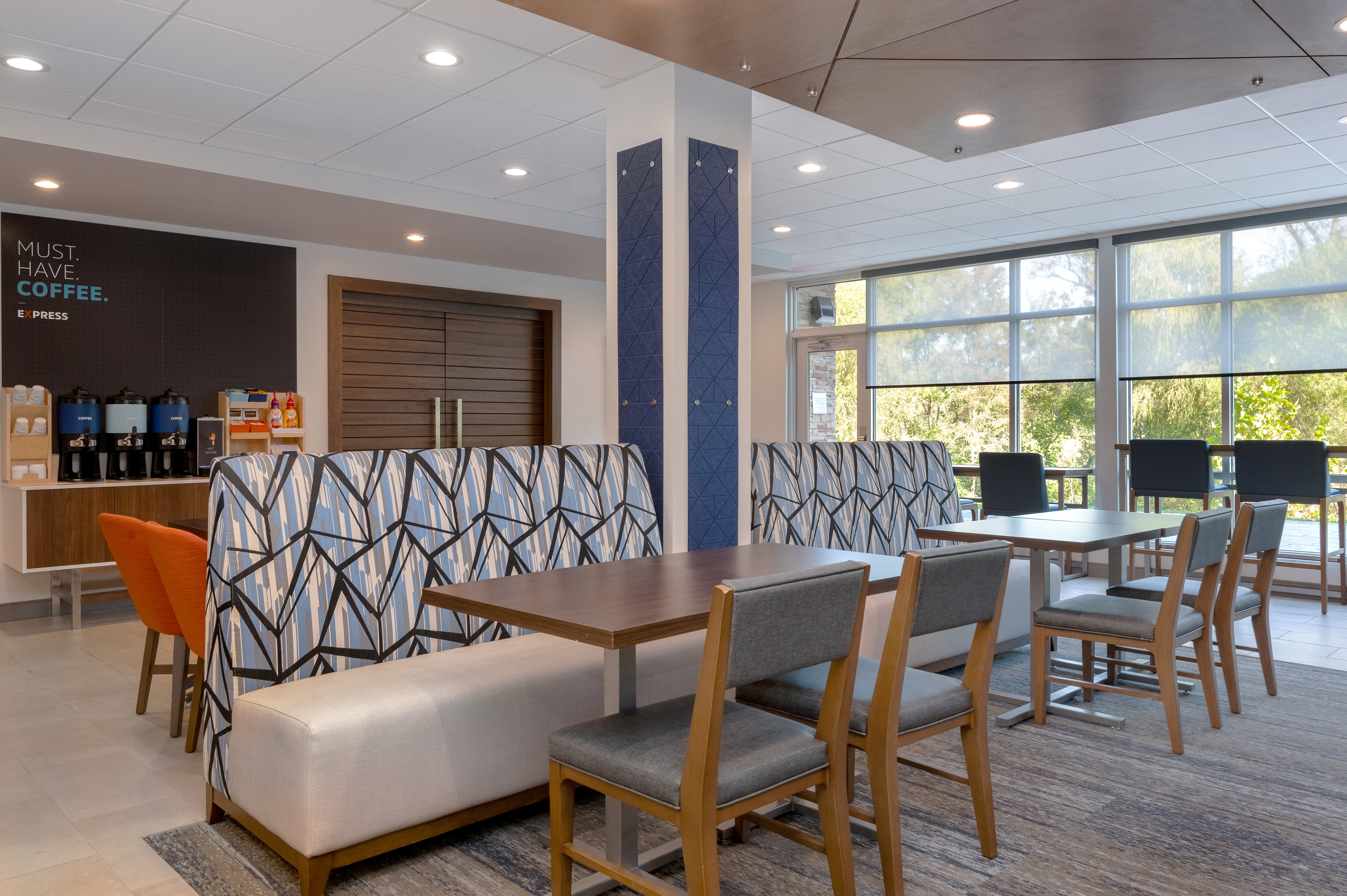 Holiday Inn Express and Suites Alton St Louis Area 29/43