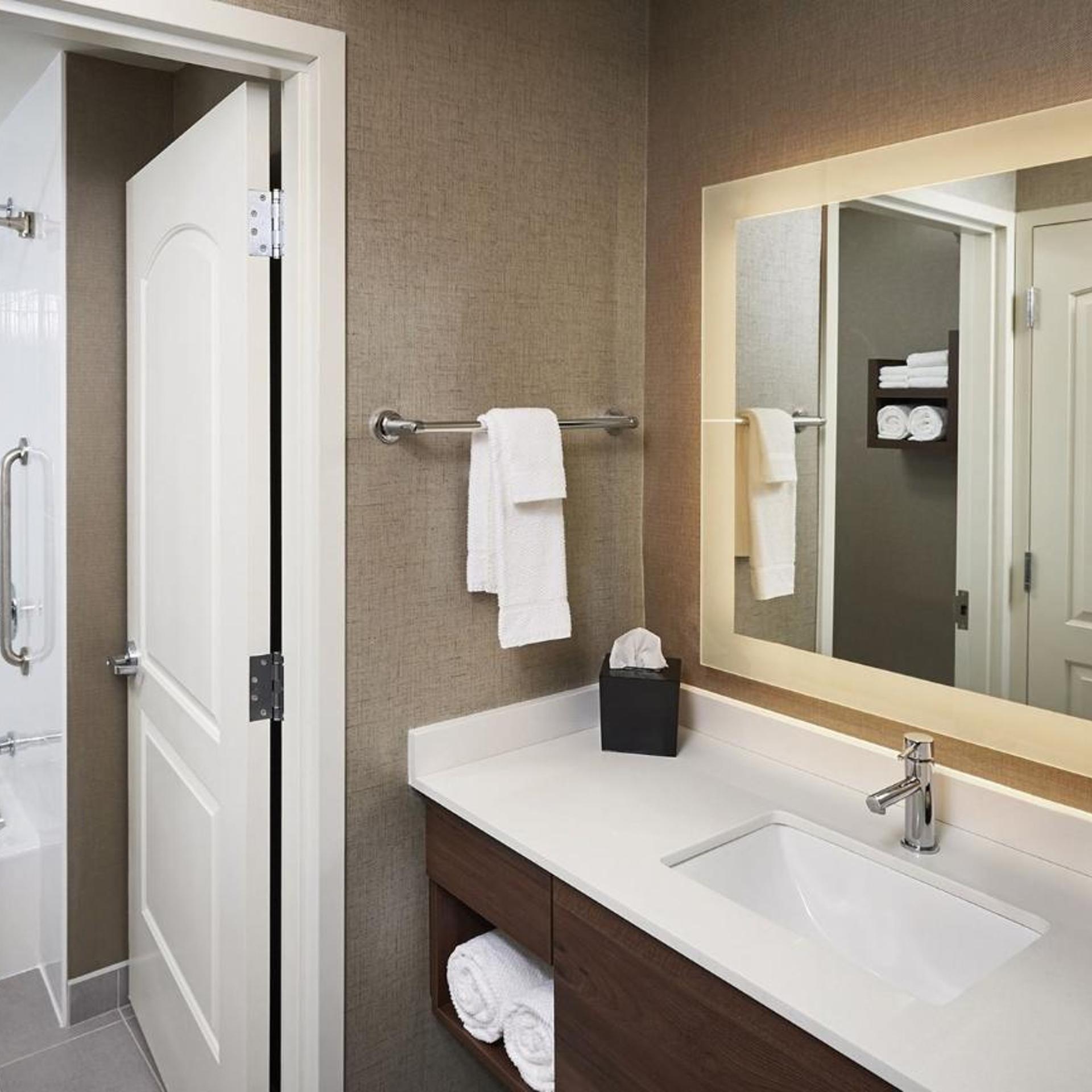 1 Bedroom, Suite, 2 Beds