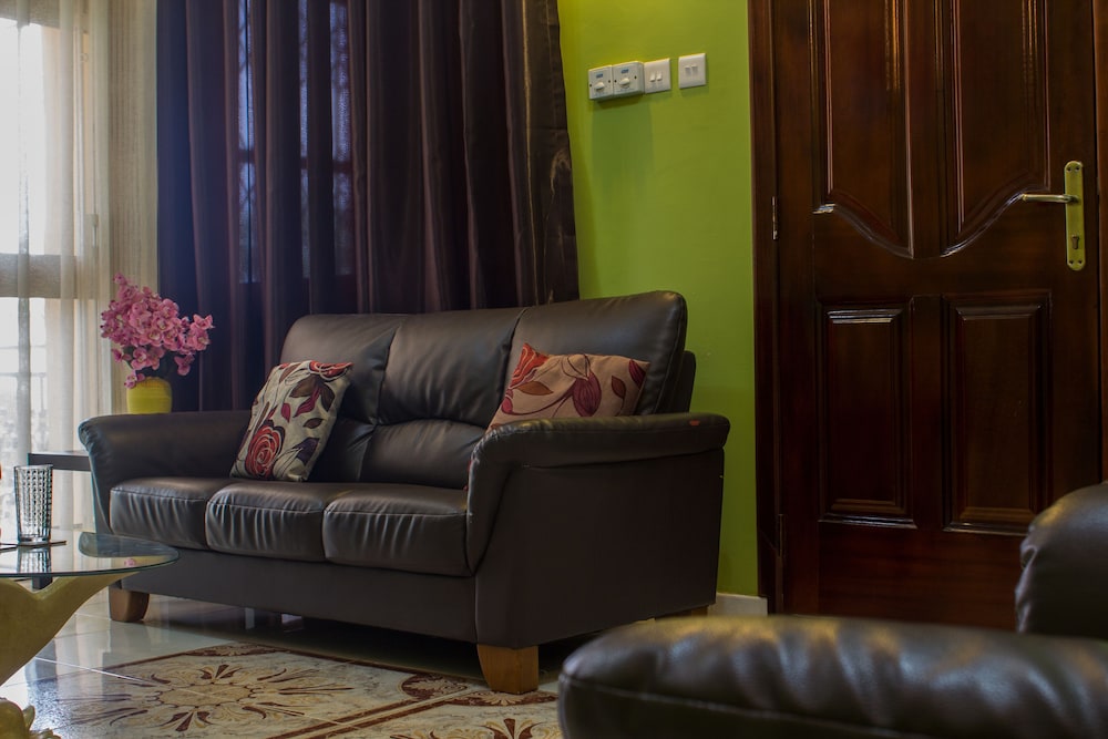 Oriental Hotel North Legon - Adults Only 32/39