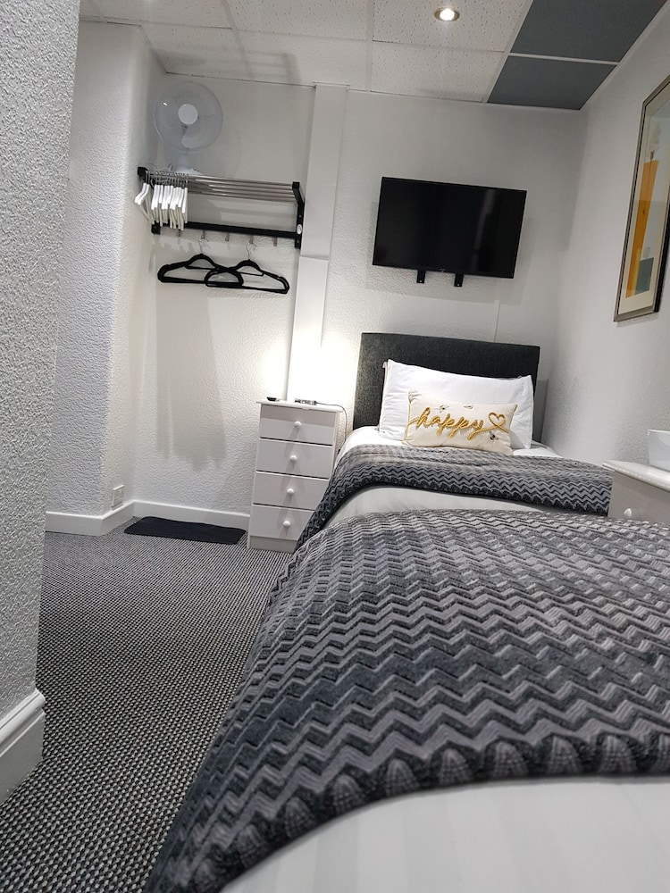 Rock Dene Hotel - Guest House 22/50