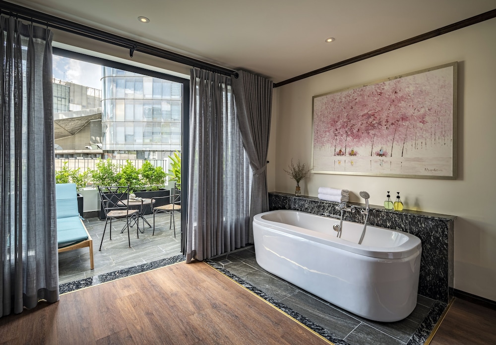 Amanaki Saigon Boutique Hotel 33/80