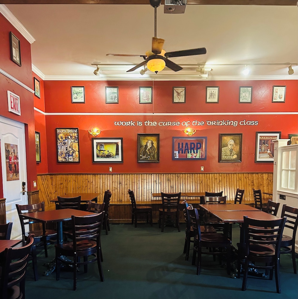 County Clare Irish Inn & Pub 20/26
