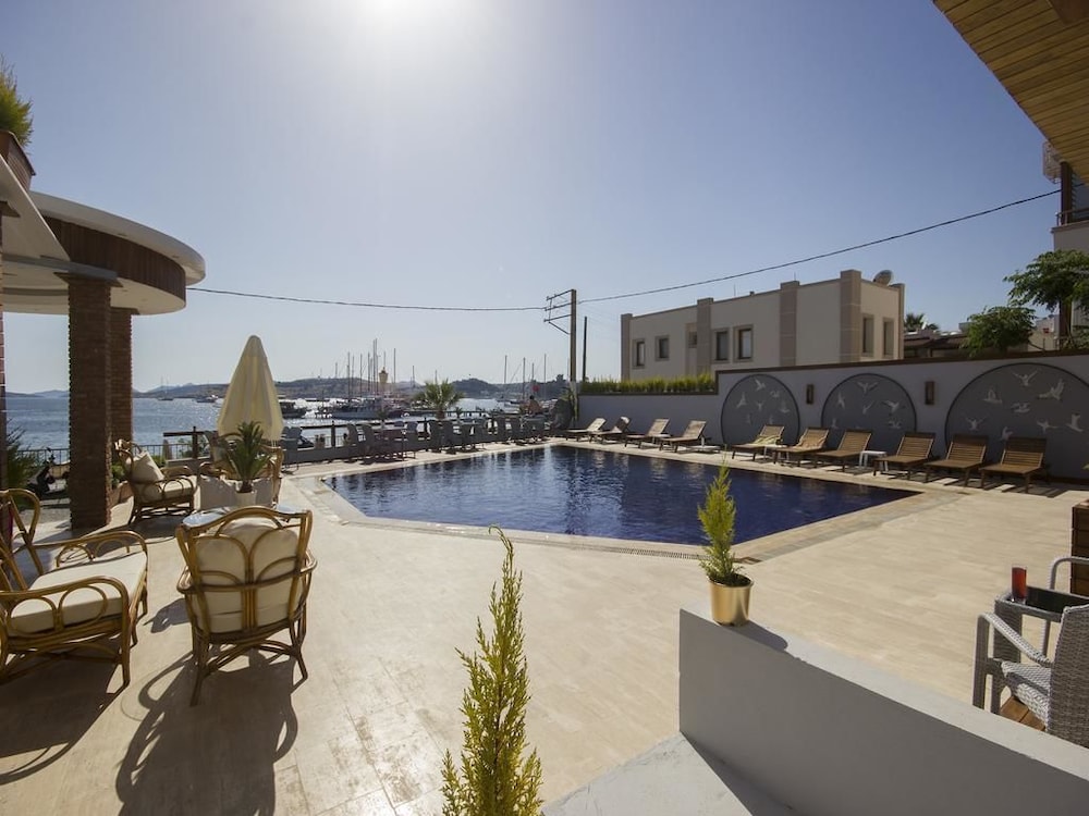 Akkan Beach Hotel 10/68