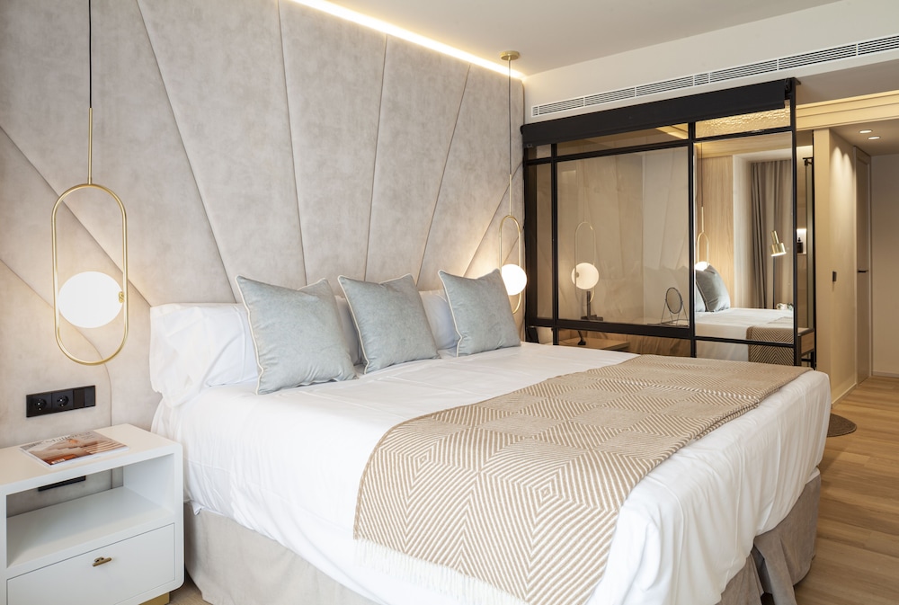Nivia Born Boutique Hotel 8/36