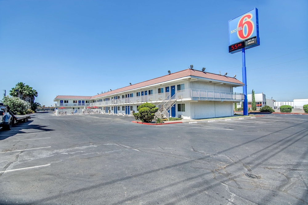 Motel6 Stockton, CA - Charter Way West 19/32
