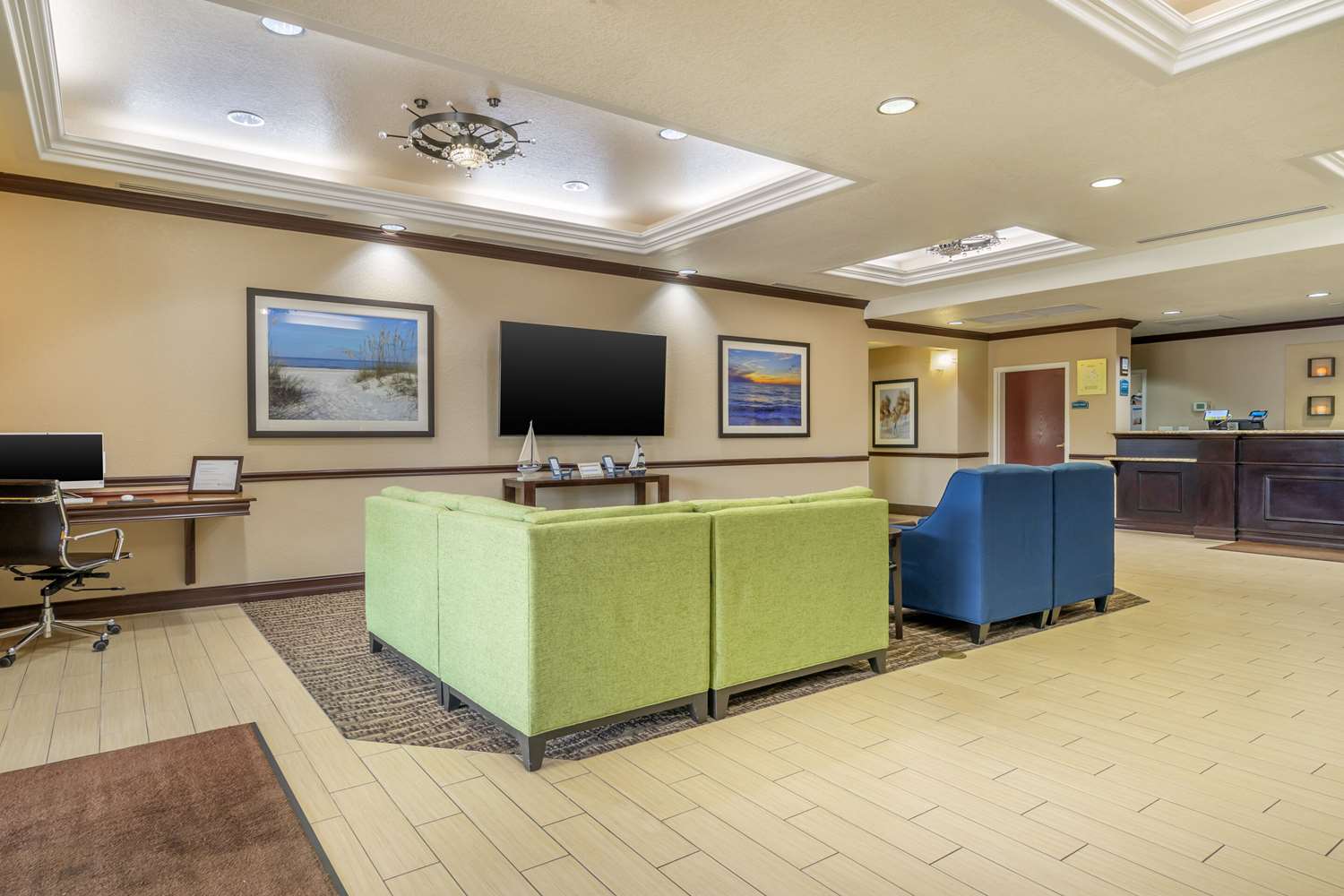 Comfort Inn & Suites Northeast - Gateway 6/32
